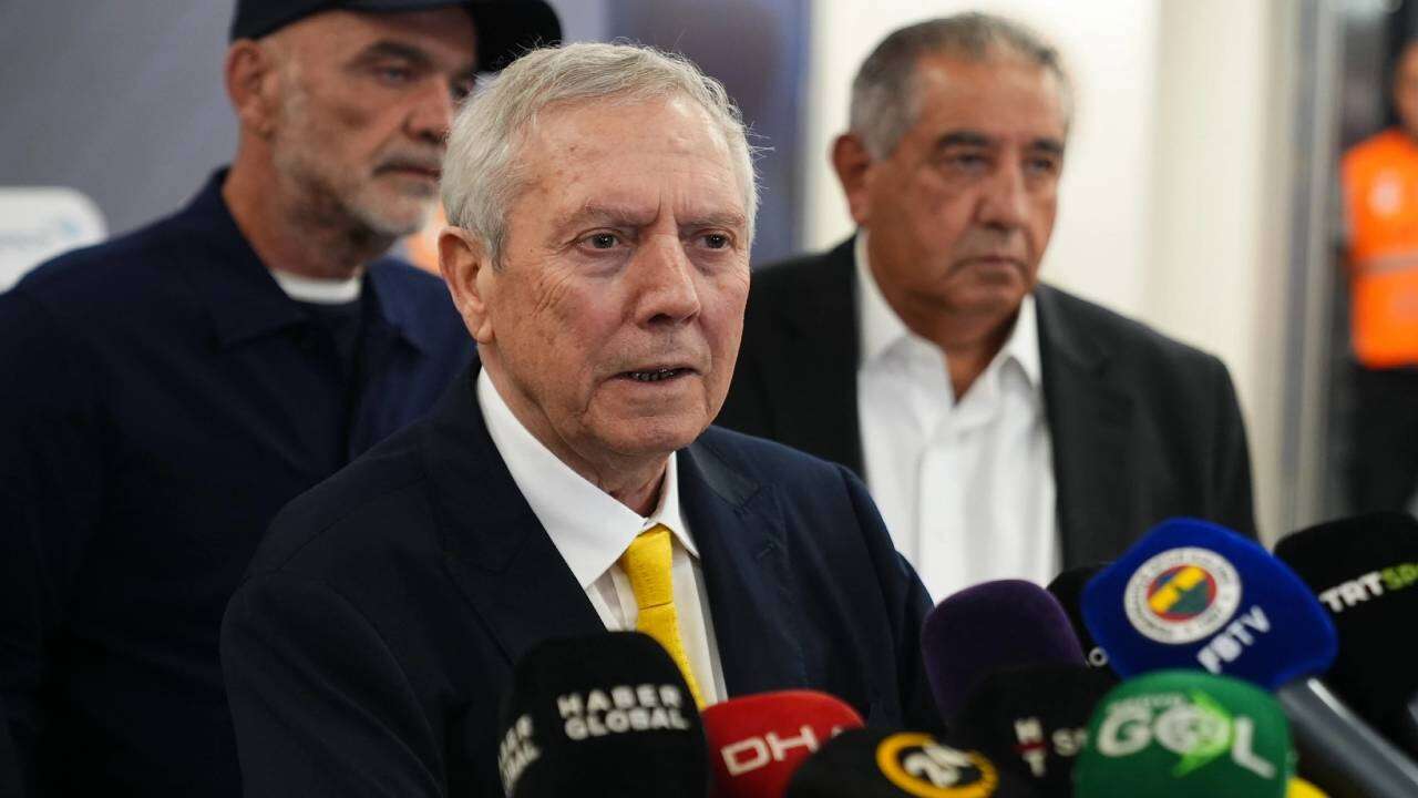 Aziz Yıldırım'ın dedikleri bir bir çıkıyor: Fenerbahçe'de İsmail Kartal apar topar harekete geçti, sahanın altını üstüne getirdi! 3